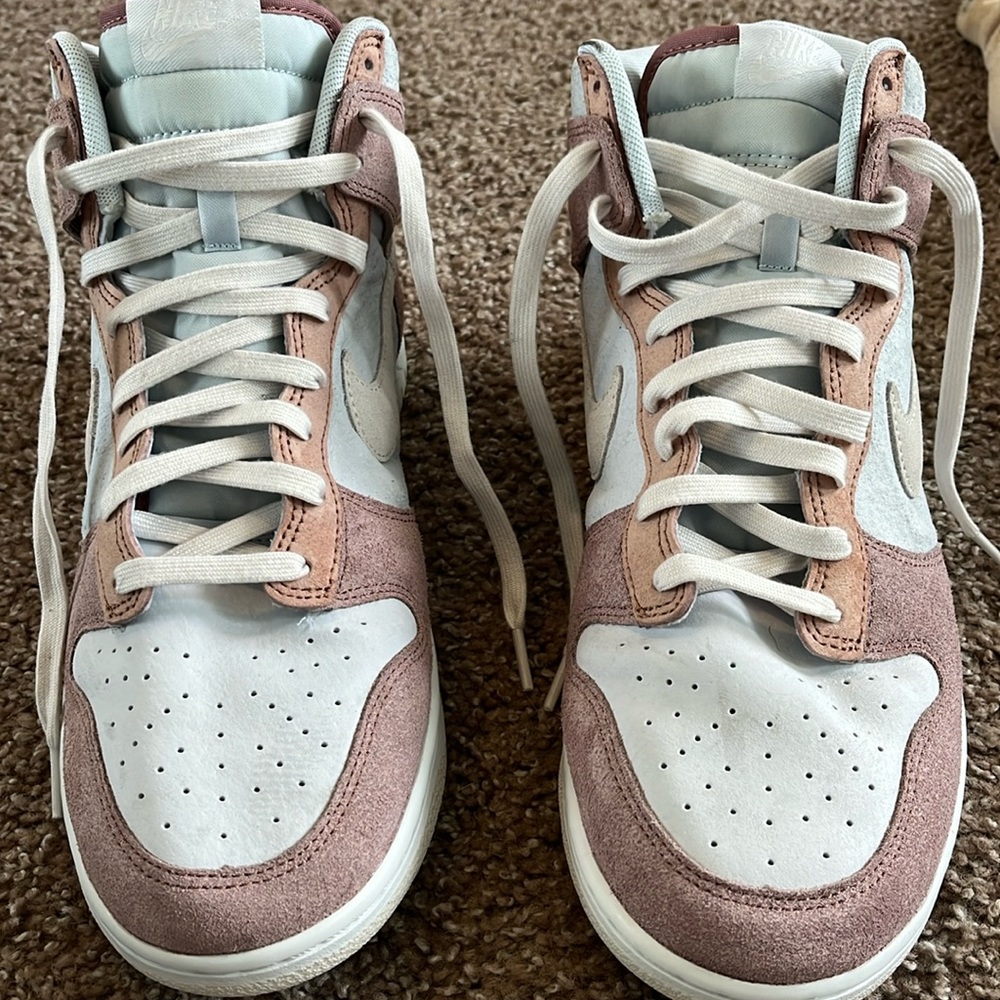 Sz 11 high top Nikes